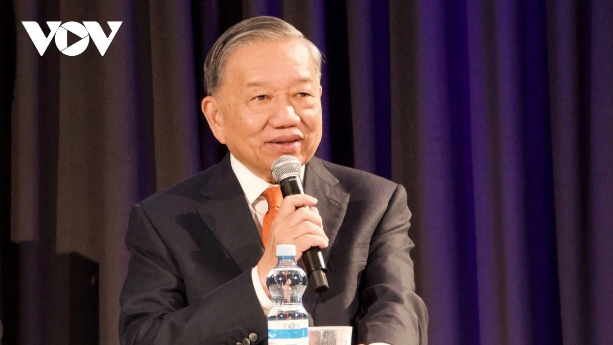 Vietnamese students abroad encouraged to contribute to the homeland